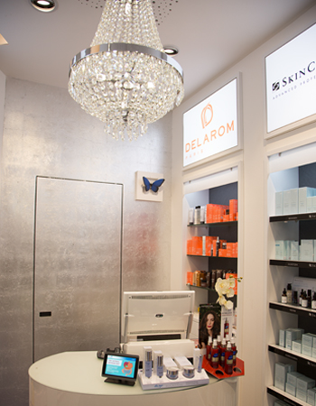 Arbeitsplatz mit Kassensystem ADGRAYCE T in der Rathaus Apotheke in Hagen